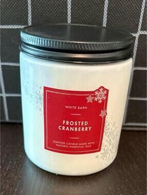 White Barn Frosted Cranberry Candle